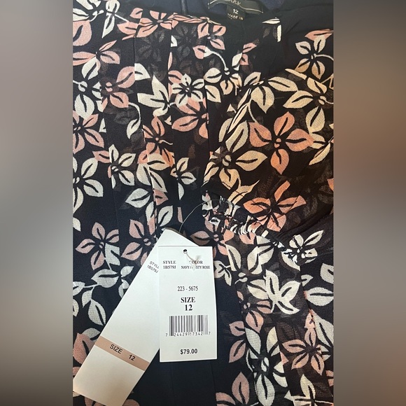 R & K Originals Sleeveless Floral Midi Fit + Flare Dress - NWT - Picture 3 of 4